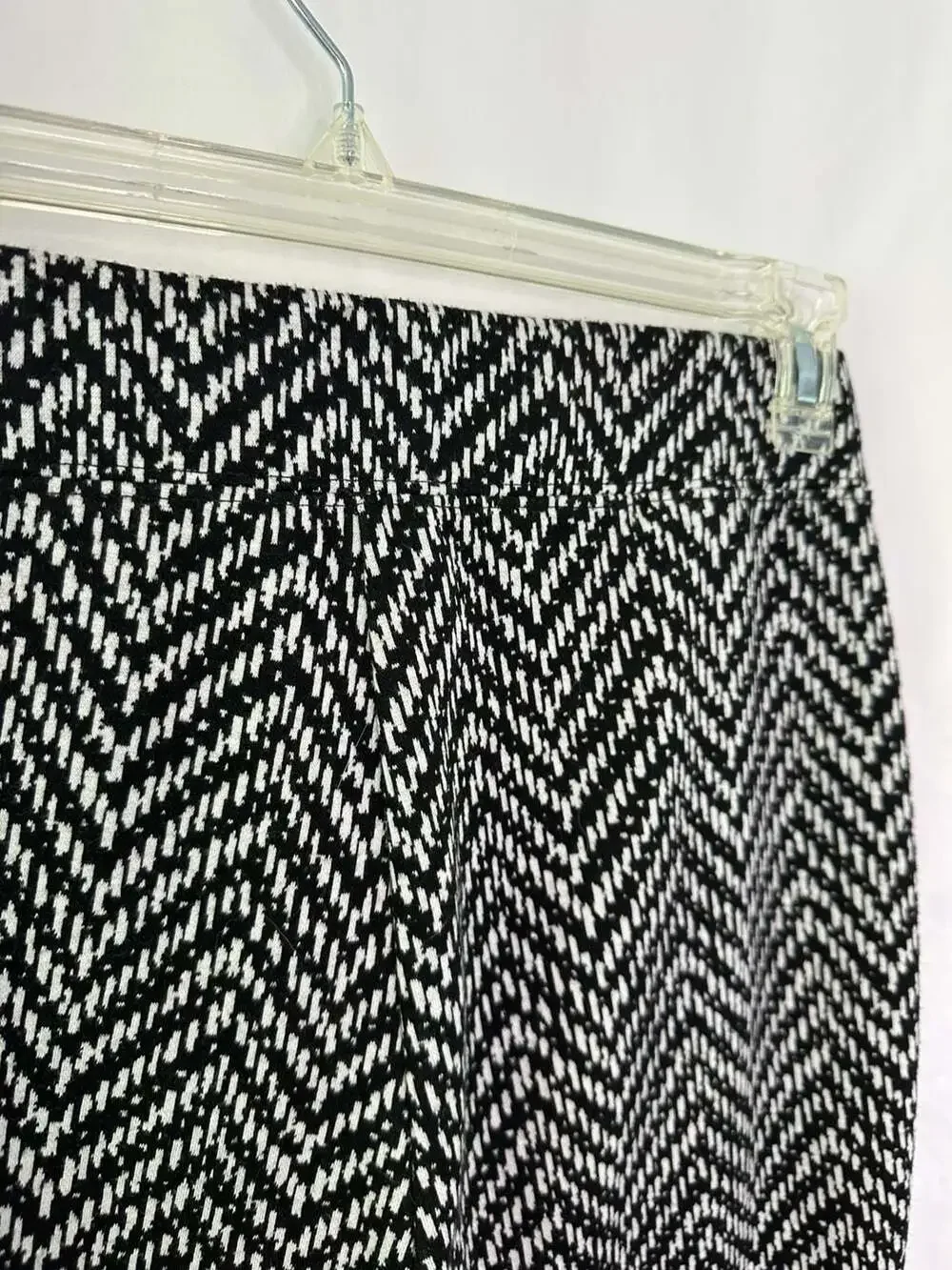 BCBG Generation Womens Pants Black and White Chevron Knit Pull-On Pants Medium - Picture 7 of 13